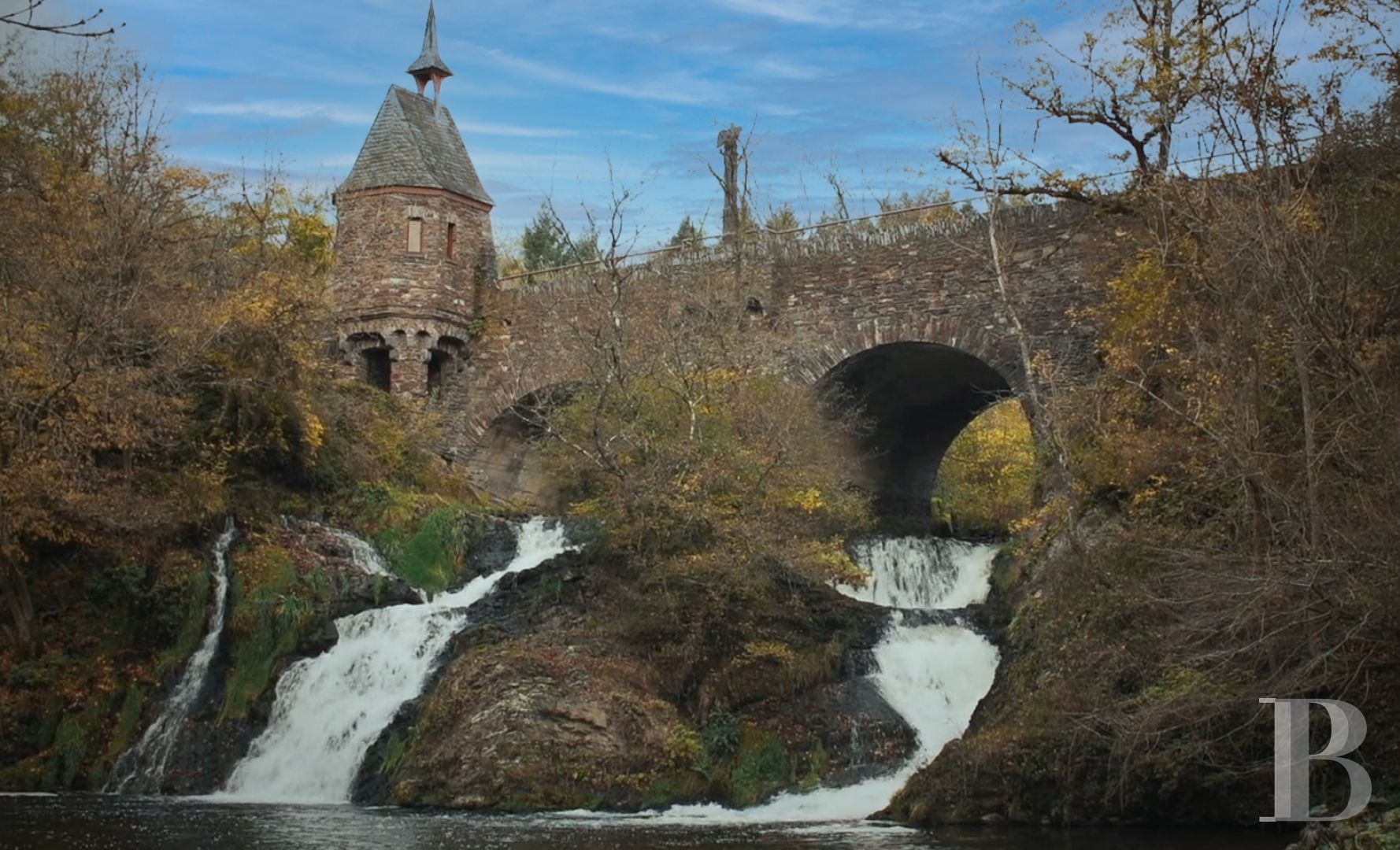 En Rhénanie-Palatinat, dans la région de l’Eifel, un ancien moulin du 15e siècle en pleine nature rénové dans un esprit contemporain - photo  n°24